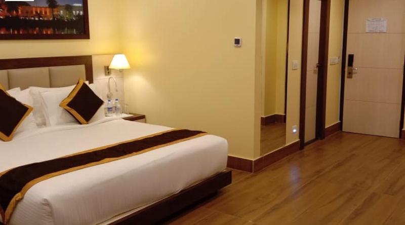 Hotel Rimi International Агартала Екстер'єр фото