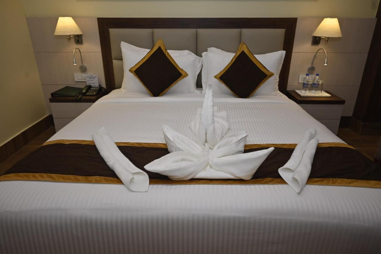 Hotel Rimi International Агартала Екстер'єр фото
