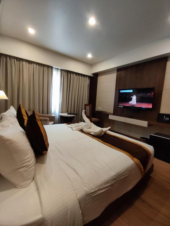 Hotel Rimi International Агартала Екстер'єр фото