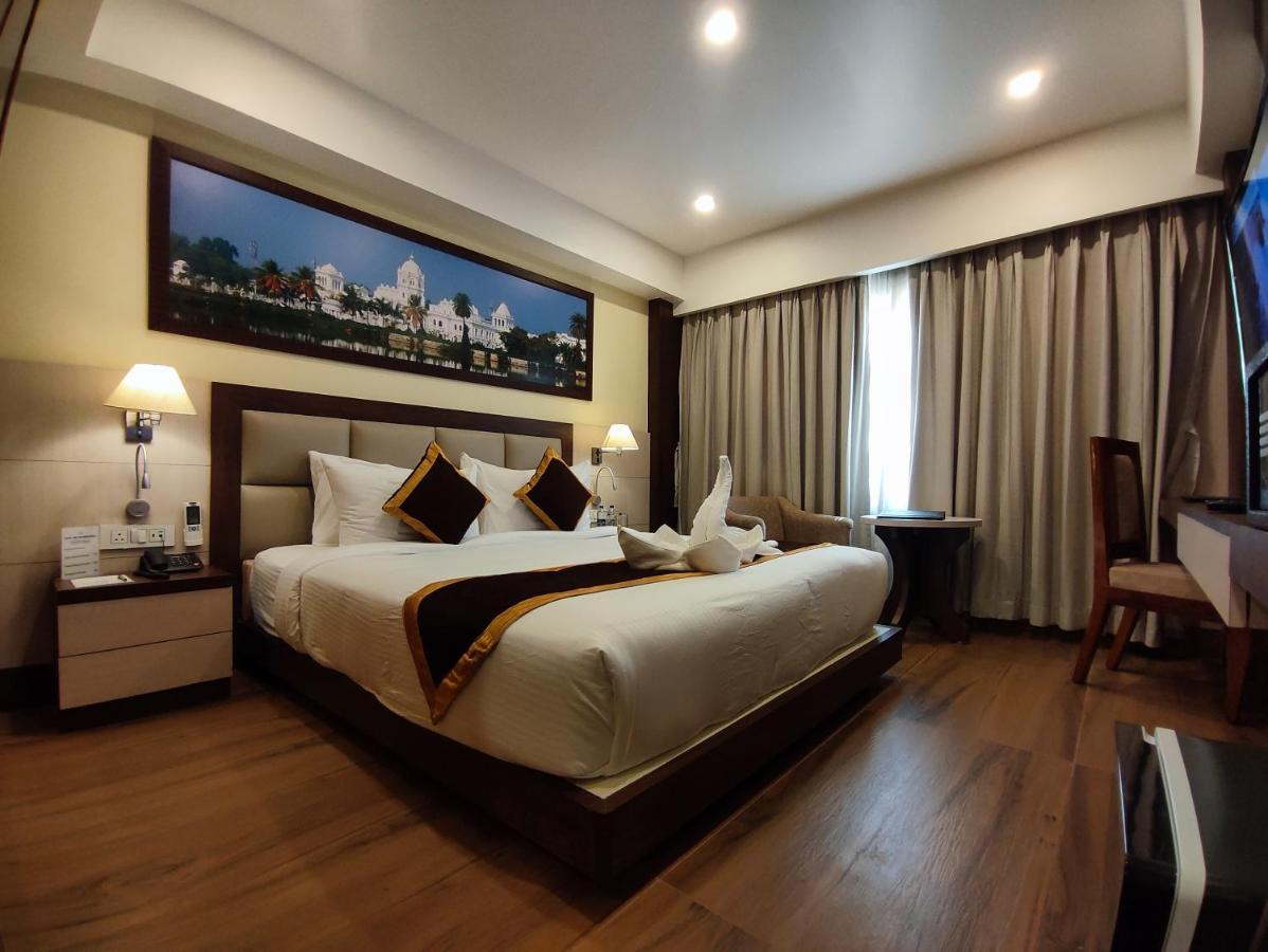 Hotel Rimi International Агартала Екстер'єр фото