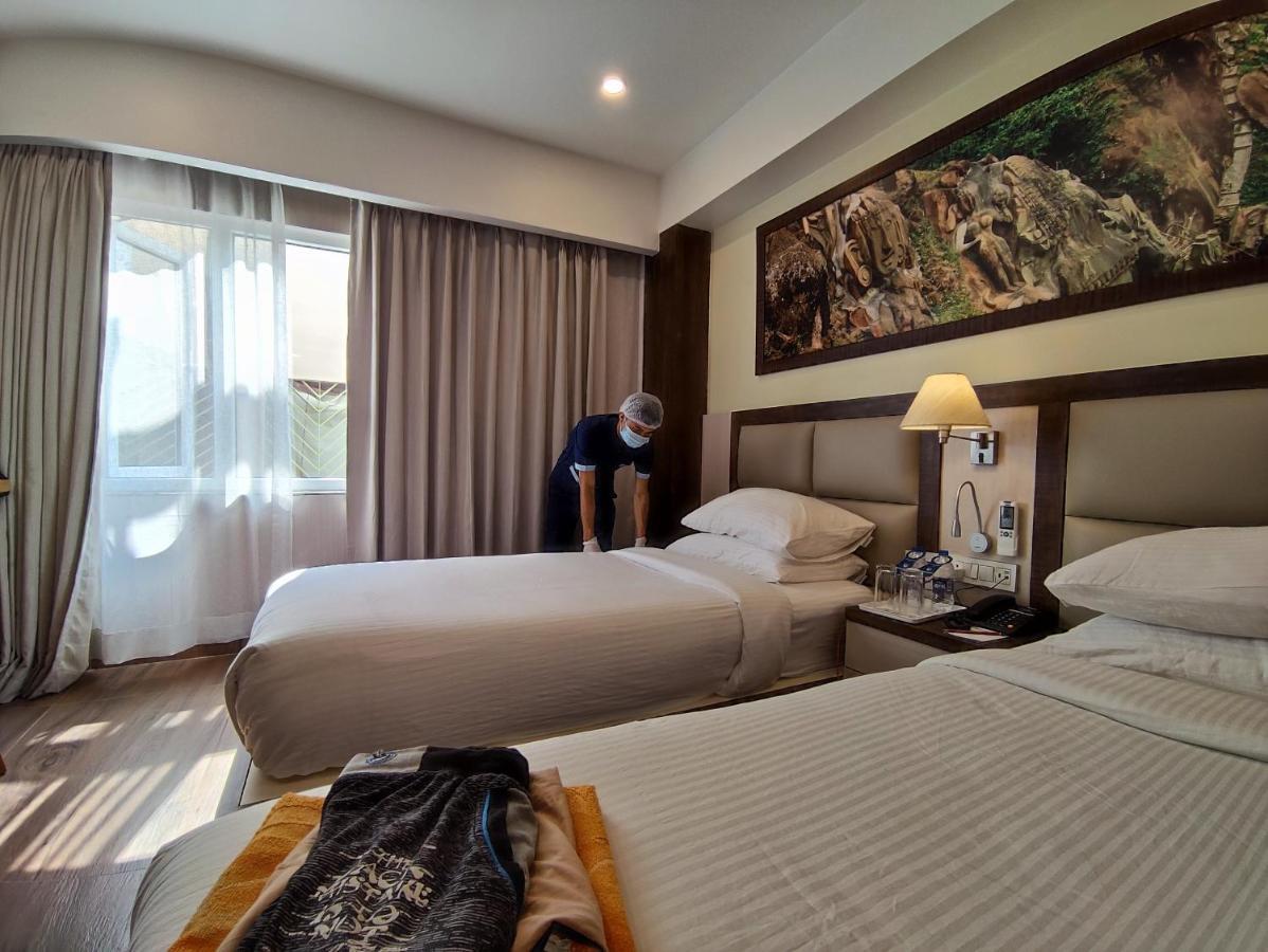 Hotel Rimi International Агартала Екстер'єр фото
