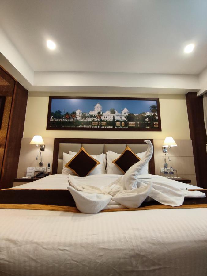 Hotel Rimi International Агартала Екстер'єр фото