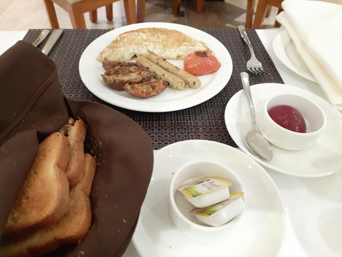 Hotel Rimi International Агартала Екстер'єр фото
