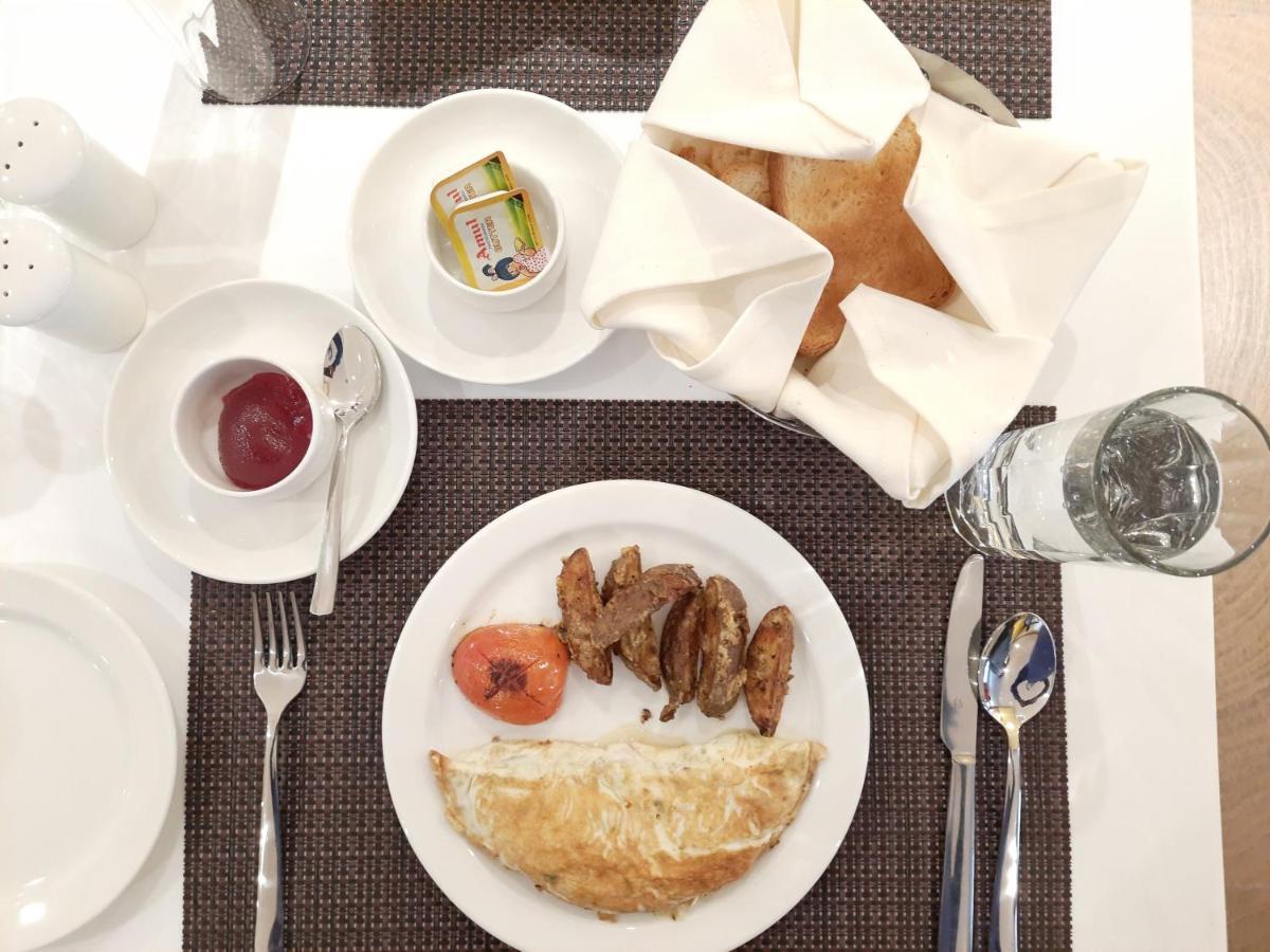 Hotel Rimi International Агартала Екстер'єр фото