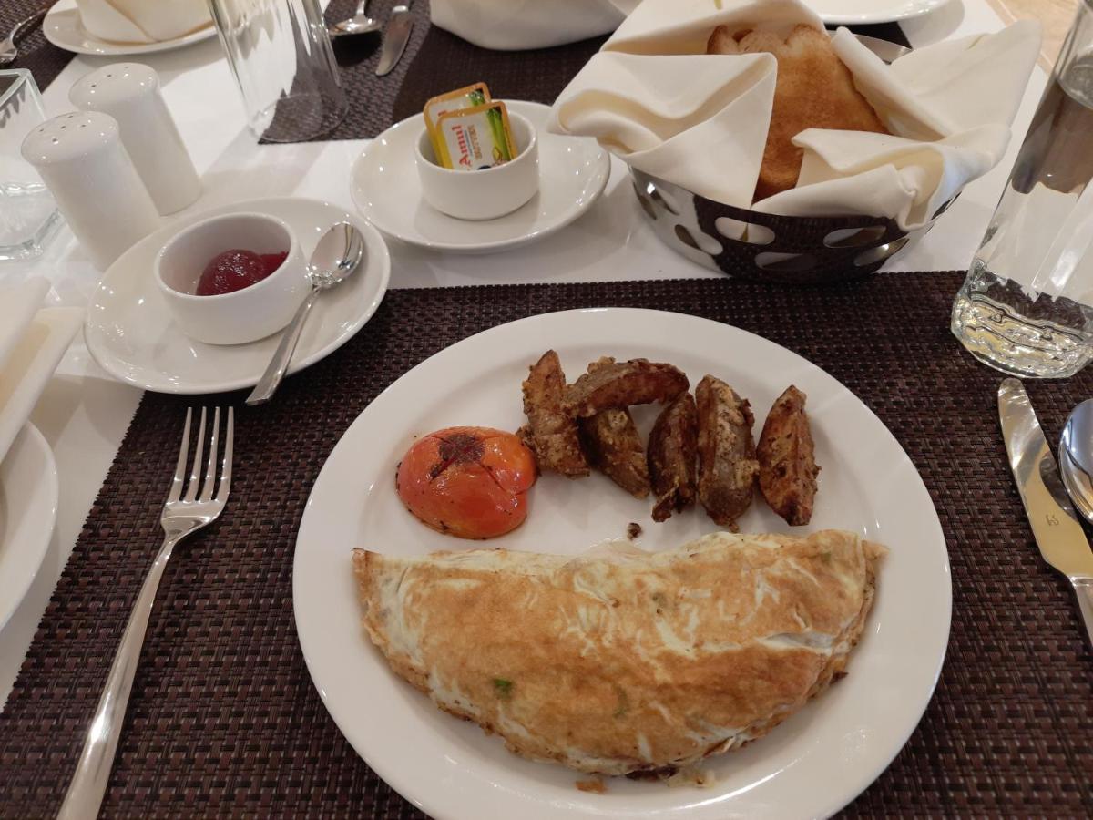 Hotel Rimi International Агартала Екстер'єр фото